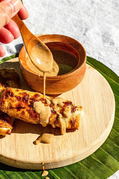 Turon is a popular snack and street food amongst filipinos.1 these are usually sold along streets with banana cue,2 camote cue, and maruya. Banana and Jackfruit Turon in 2020 | Jackfruit, Banana ...