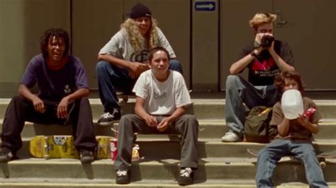 Jonah Hill Makes Directorial Debut With Mid90s Trailer A Coming Of