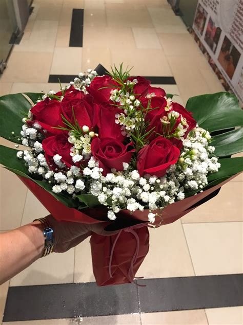 The best gift for women. 12 Red Rose Bouquet | The Vine Florist