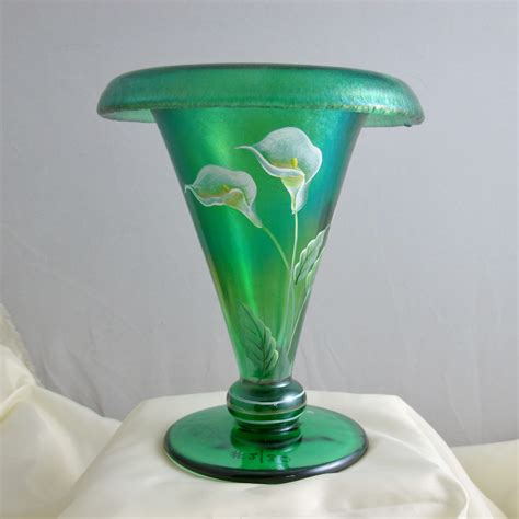 Fenton Calla Lily Emerald Green Stretch Carnival Glass Rolled Top Vase 2 30 Limited Edition