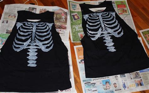 Also, browse 200+ easy party diys and crafts including ideas for party decorations and party favors and more! diy painted skeleton shirt | Restyle clothes, Skeleton costume diy, Diy clothes