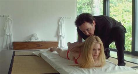 naked julianne moore in maps to the stars