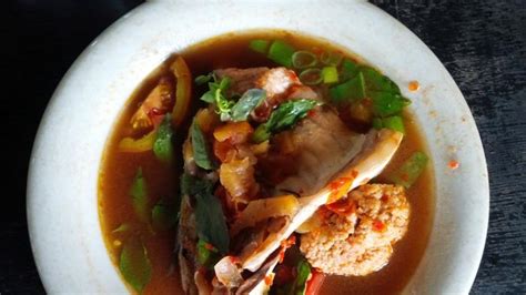 Uses iwak salai (smoked fish) made from catfish, patin, baung, or lais. Pindang Patin Meranjat Khas Palembang - Resep Pindang ...