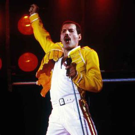La Historia Detrás De Las últimas Fotos De Freddie Mercury Antes De