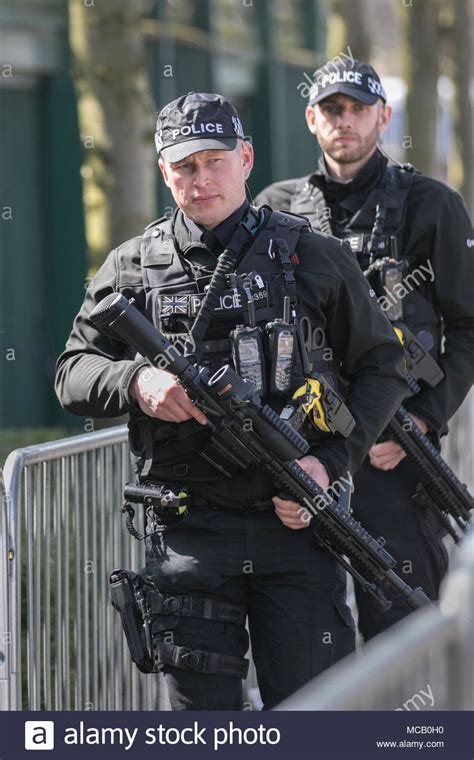 British Met Police Afo Armed With Sig Sauer Mcx Taser And Glock