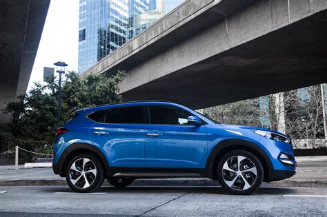 The hyundai tucson is ranked #1 in compact suvs by u.s. 2016 Hyundai Tucson Review | CarAdvice