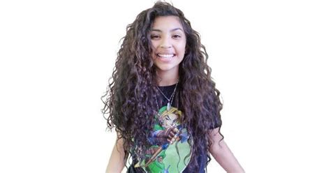 Ideal for those with medium to long hair, grab a firm hold gel. 5 Things ALL the Wavy Haired Girls Want to Know | Curly ...