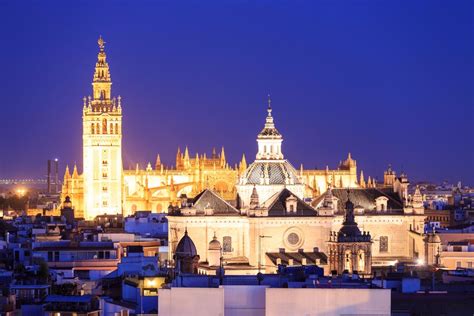 Fica a 5 minutos de carro de santa cruz e a 20 minutos do aeroporto de em sevilha. Top 21: museos y monuments gratis en Sevilla | Ruralidays