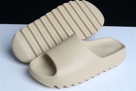 Adidas Yeezy Slipper For Women 781088 4200 Usd Wholesale Replica