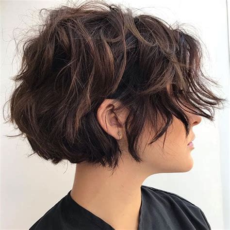 45 Best Short Wavy Hairstyles For Women 2021 Guide