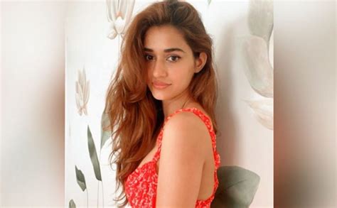 disha patani s struggle to get the perfect winged liner is relatable af