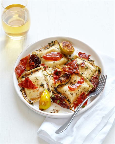 But the trick to easy entertaining is creating a menu that doesn't keep you, the host, in the kitchen. 15 Easy Recipes for Your Next Crappy Dinner Party | Kitchn