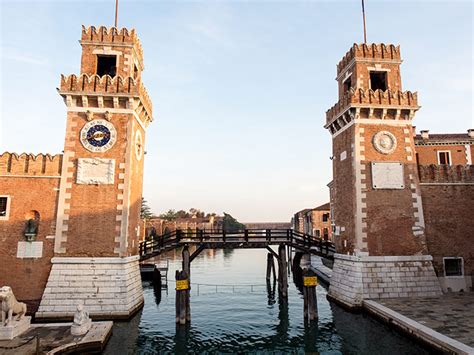 A Guide To Venice Italy: Eat, See, Do, Stay + Essentials