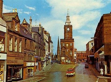 It is located near the mouth of the river nith into the solway firth. Dumfries in Days Gone By - Daily Record