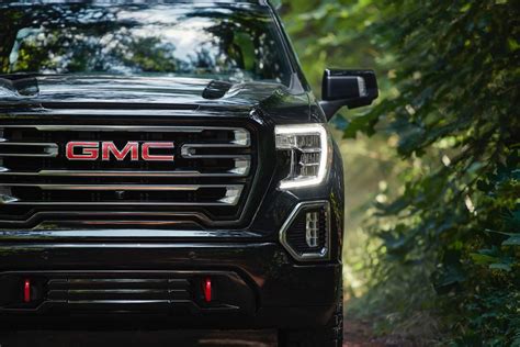 Gmc Levels Up 2019 Sierra At4 With Off Road Performance Package
