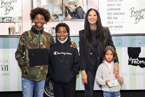 Kimora Lee Simmons Serves Thanksgiving Meals With Her Sons