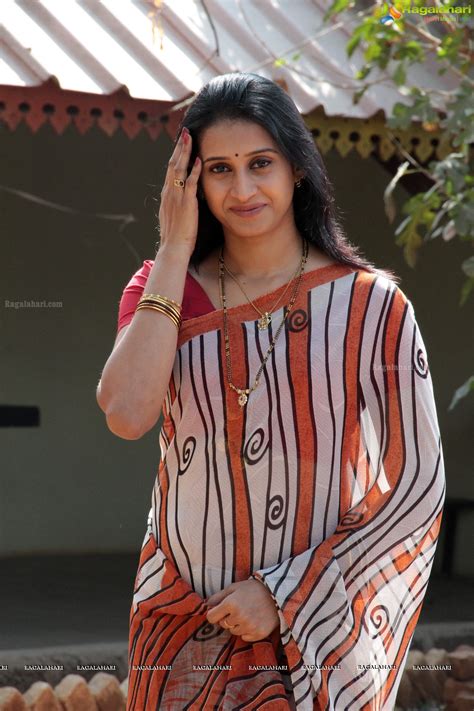 Meena Kumari Image 28 Telugu Actress Postersimages Photos Pictures