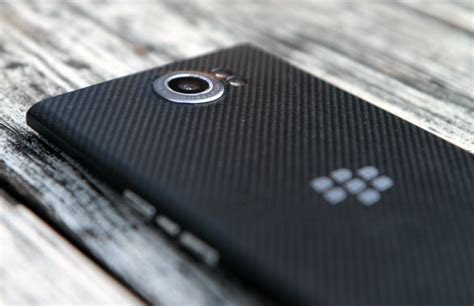 Nog Dit Jaar Twee Goedkopere Blackberry Android Toestellen