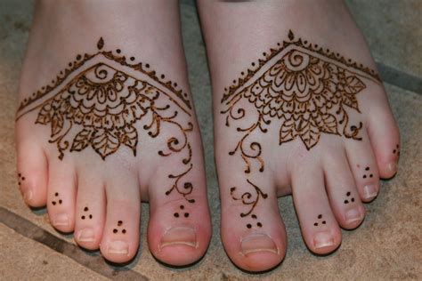 Henna Foot Tattoos At Jewlicious Festival Foot Henna Henna Designs