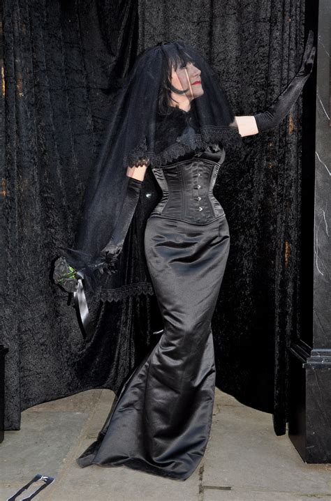 Pin By Jue Elle On Whitby Goth Weekend Satin Dress Long Gothic