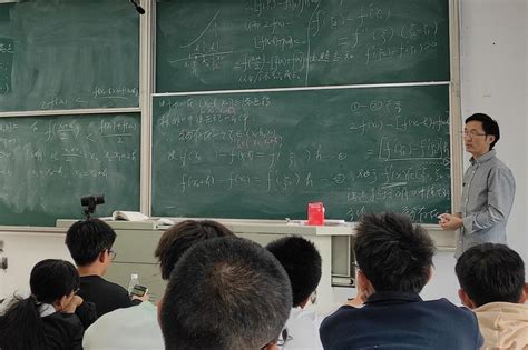 优秀教师访谈 高真圣：让数学课堂生动有趣 华侨大学新闻网