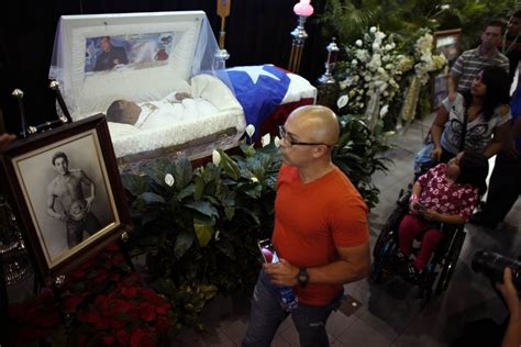 Mujeres Se Van A Los Puños En Pleno Funeral De “macho” Camacho El