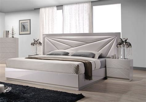 Lacquered Leather Modern Platform Bed With Extra Storage Indianapolis