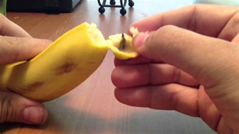 Correct Way To Peel A Banana Youtube