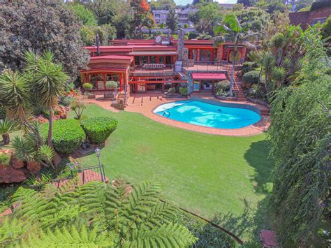 4 Bedroom House For Sale in Florida Hills | RE/MAX™ of Southern Africa