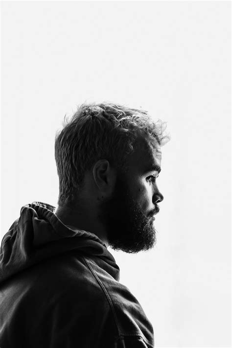 grayscale photo of man facing right photo - Free Face Image on Unsplash