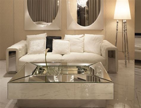 20 Beautiful Living Rooms With Mirrored Furniture