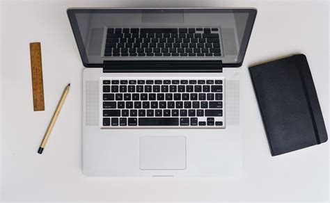 3840x2368 Apple Desk Laptop Macbook Pro Notebook Office Pen