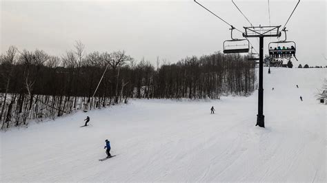 Skiing And Snowboarding In Ontario Blue Mountain Resort