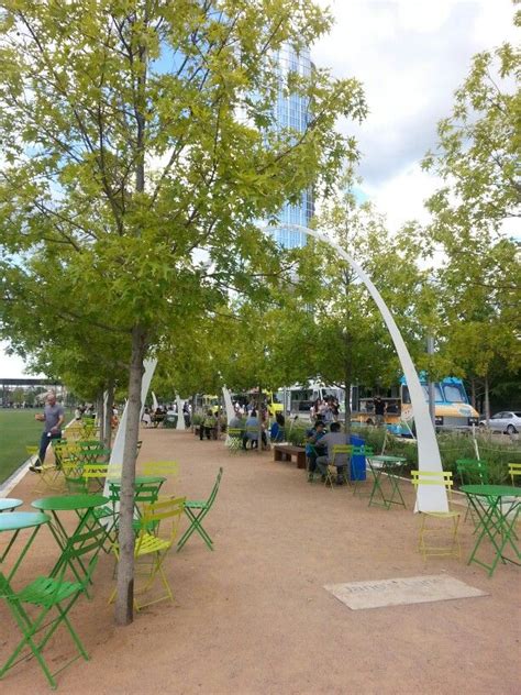 Starting monday, food trucks will be back in the park for. Food truck line up at Klyde Warren park. | Picnic in the ...