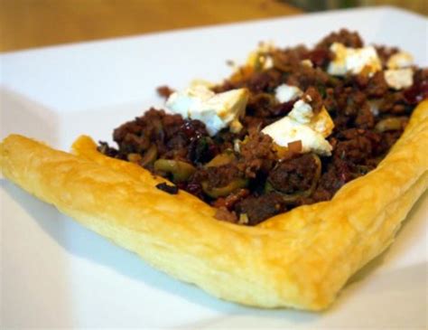 Ab 6 jahren | chefkoch dirk hoffmann ist bekannt dafür, dass er vor keinem rezept zurückschreckt. Griechischer Blätterteig-Hackfleisch-Kuchen - Rezept ...