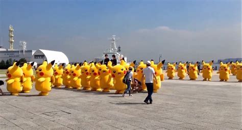 Pokémon Outbreak Giant Pikachus Roam The City Of Yokohama Ibtimes Uk