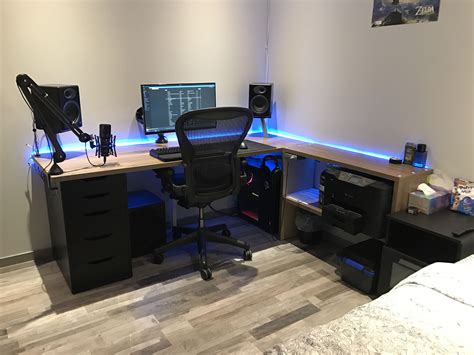 2017 Battlestation With Images Home Office Setup Gaming Desk Gaming Room Setup