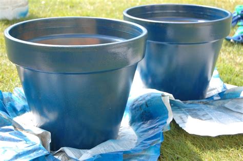 How do you paint plastic pot? D.I.Y.: Colorful Pots | Large garden pots, Painted flower ...