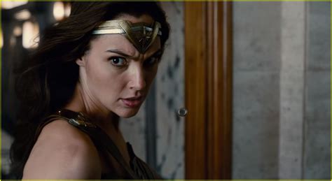 Justice League Comic Con Trailer Features Bad Ass Wonder Woman Moments Watch Now Photo