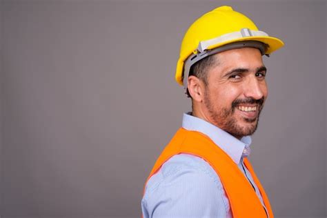Premium Photo Handsome Bearded Man Construction Worker