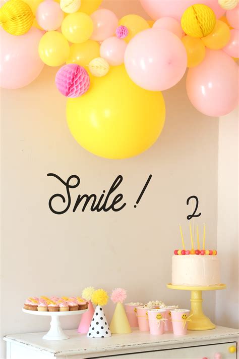 Smiley Face Treat Table With Smile Vinyl Ice Cream Off Paper Plates