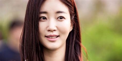 Born on january 12, 1978, she is best known for being crowned miss korea in 2000 and representing korea in the 2001 miss universe pageant. Actress Kim Sa Rang's agency makes update on injury she ...