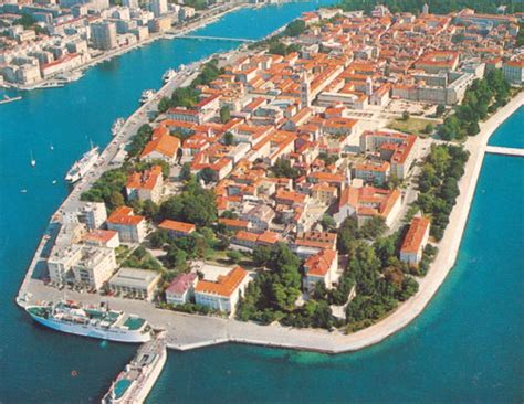 Hırvatistan, resmi isim olarak hırvatistan cumhuriyeti olarak kayıtlara geçen bir ülkedir. bensozia: Today's Place to Daydream about: Zadar, Croatia