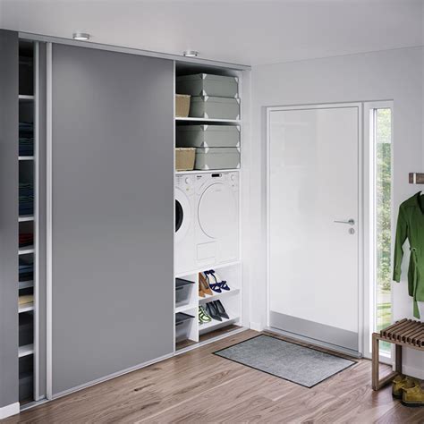 Ein modernes garderoben set darf in keinem haushalt fehlen, wohin denn auch sonst, mit den jacken, mänteln, hüten, schals und handschuhen, die man in der kälteren jahreszeit nun einmal. Garderoben Modern : Wandtattoo Garderobe Modern Mit ...