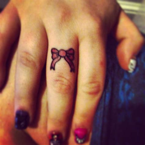 My Bow Finger 🎀 Bow Finger Tattoo Girlswithtattoos Lace Tattoo