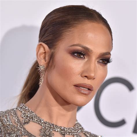 Jennifer Lopez Y Sus Secretos Para Eliminar Las Arrugas En Cuello Y