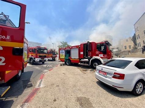 היישובים איתנים, רמת רזיאל וכסלון פונו לחלוטין מתושבים בשל השריפה. כל רגע - פעוטה נפצעה קל כתוצאה משריפה בירושלים