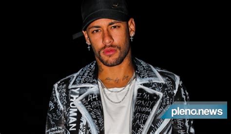 Fan club avatar abyss neymar. Neymar cria avatar que parece Marquezine e intriga fãs ...