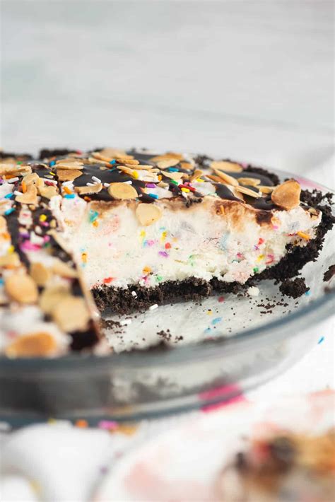 Easy Ice Cream Pie Recipe