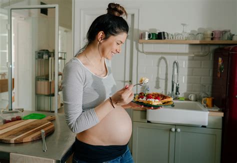 8 of the craziest pregnancy cravings we ve ever seen is this normal